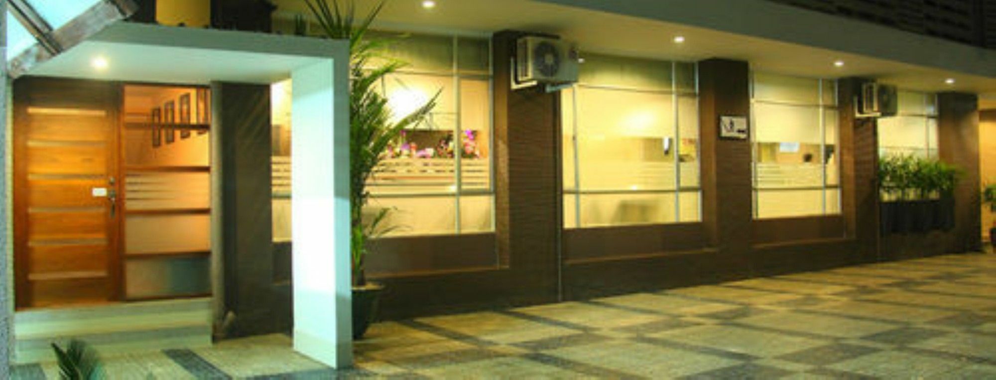 Galaxy Hotel Yangon Luaran gambar